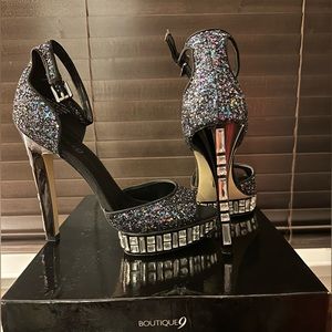 Gorgeous sparkly heels Size 9.5. Only worn once. Excellent condition.